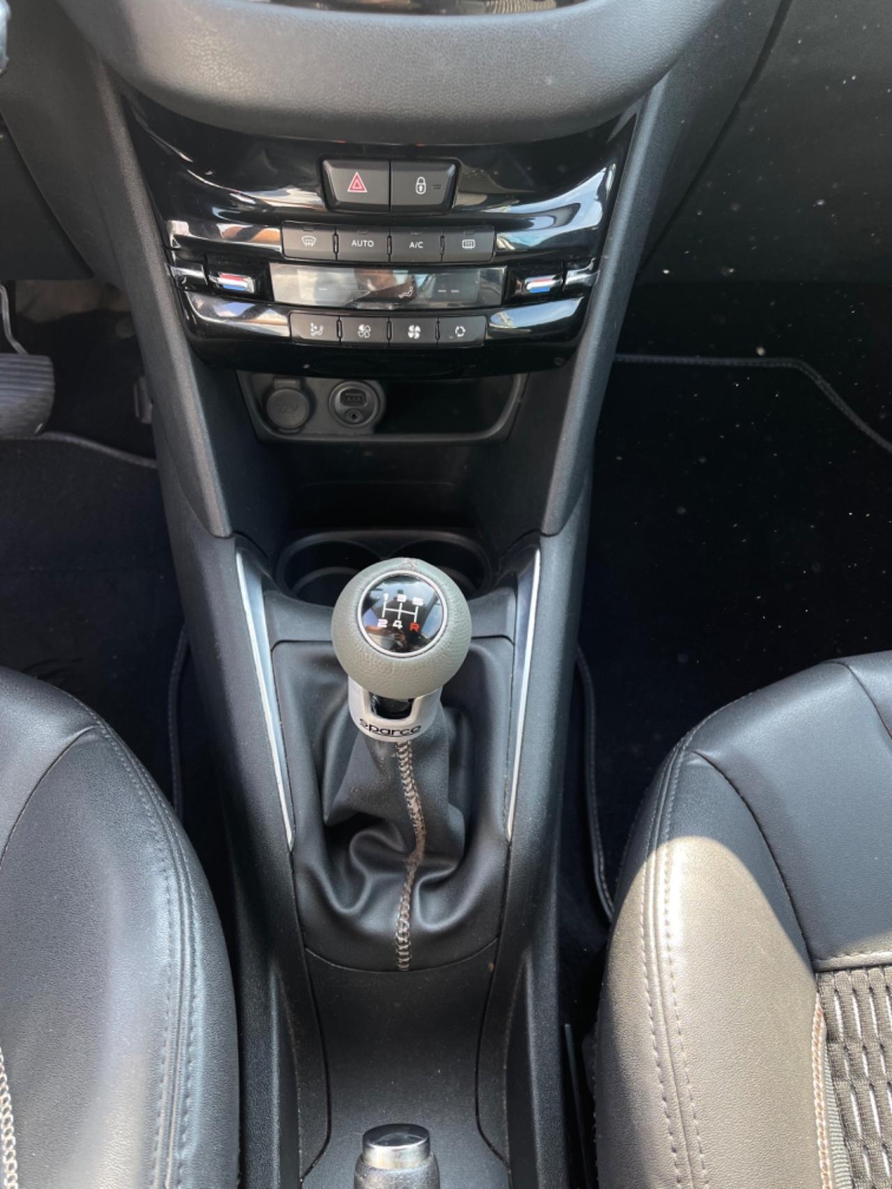 Peugeot 208 PureTech 82 3 porte Access