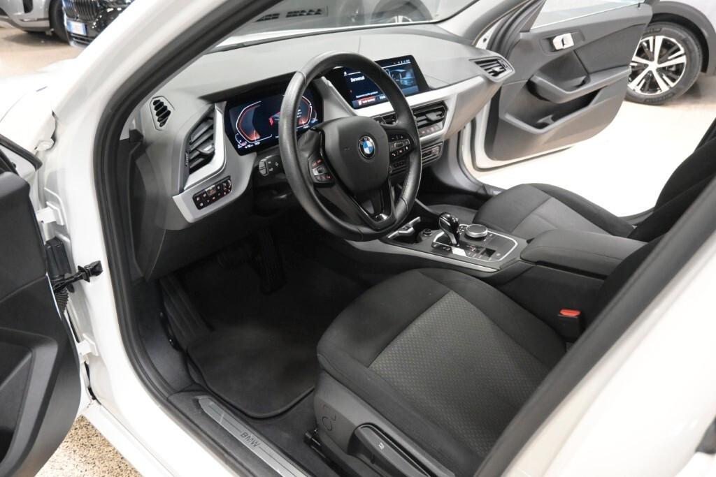 Bmw 116 116d 5p. Business Advantage