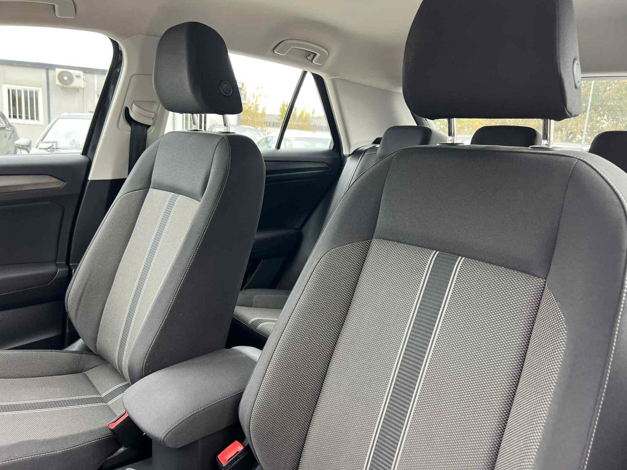 Volkswagen T-Roc 2.0 TDI 116Cv 6M -NAVI-CARPLAY