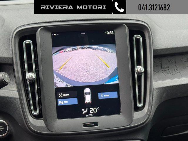 VOLVO XC40 T2 Momentum Core