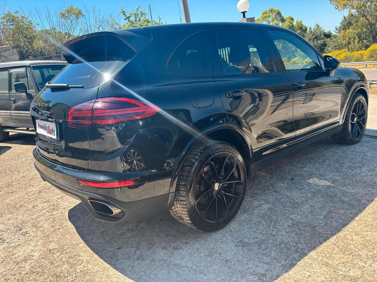 Porsche Cayenne 3.0 Diesel Platinum Edition - 2018