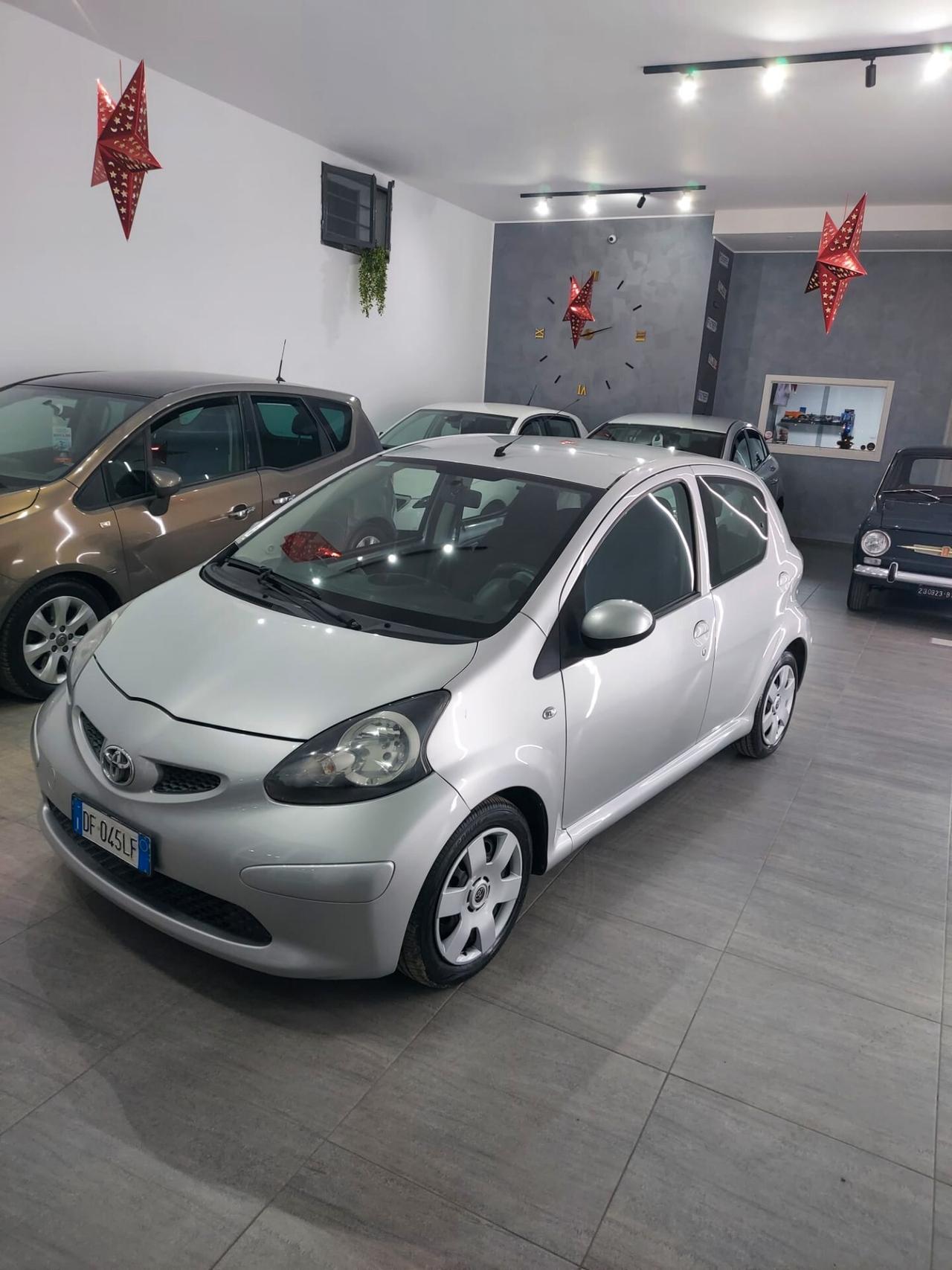 Toyota Aygo 1.0 12V VVT-i 5 porte Sol automatico