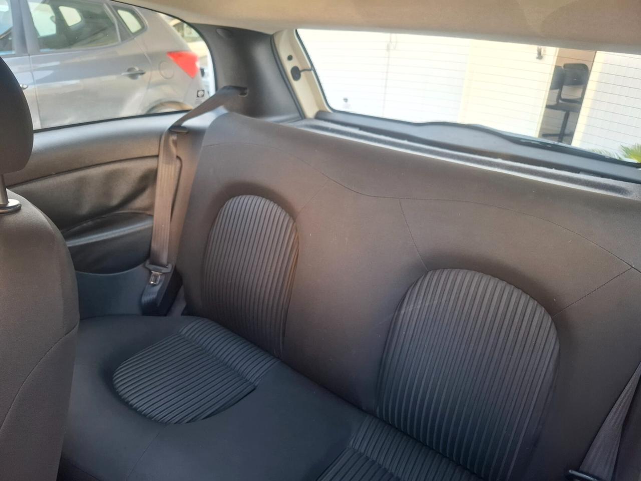 Lancia Ypsilon 1.3 MJT 75 CV Diva