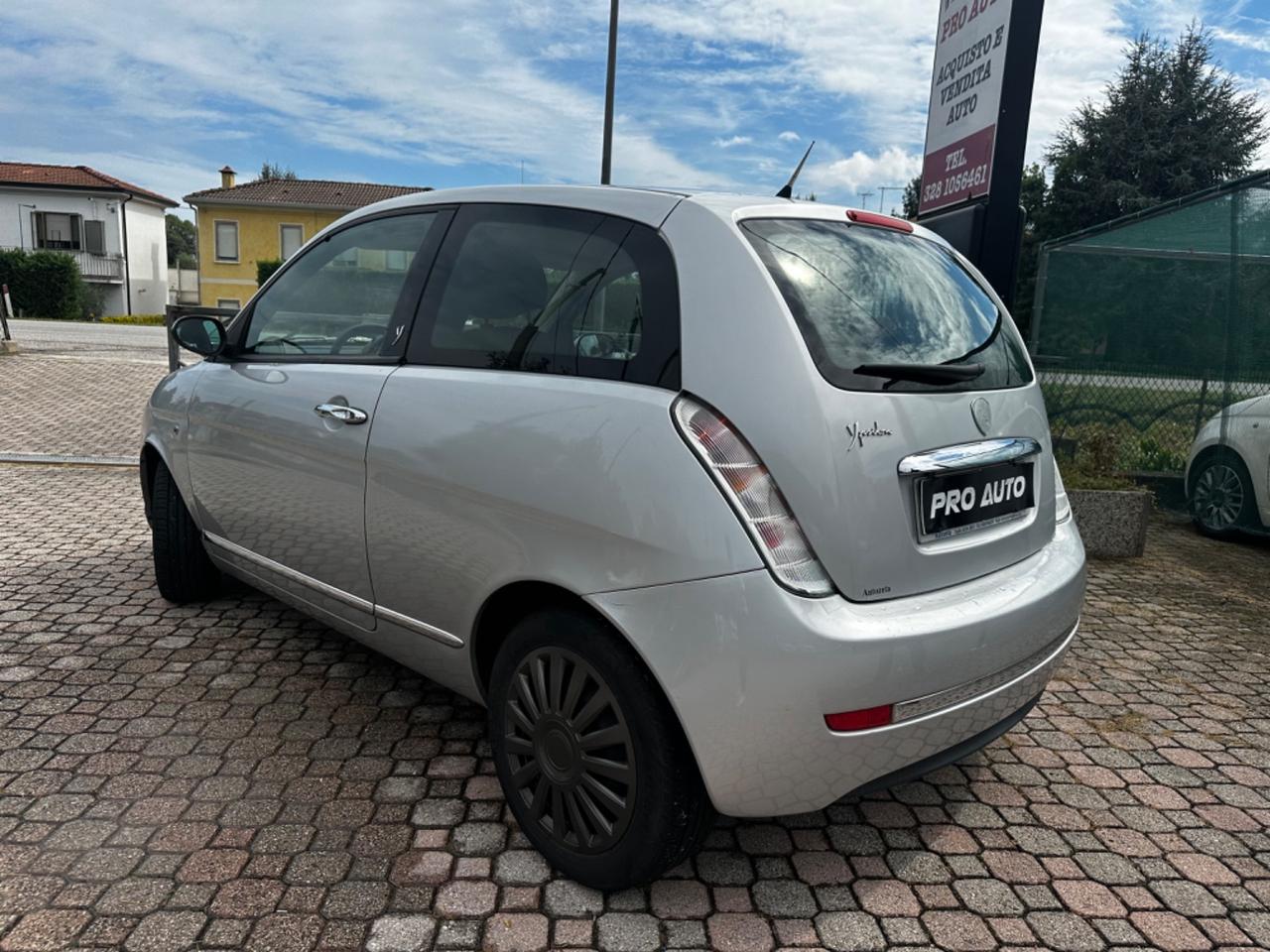 Lancia Ypsilon 1.4 Argento Ecochic GPL