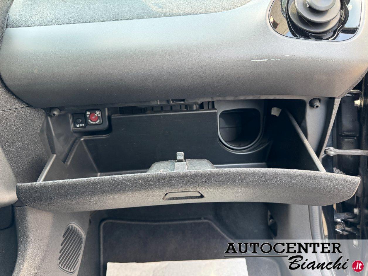 Toyota Aygo 5 Porte Aygo 5p 1.0 x-play 72cv