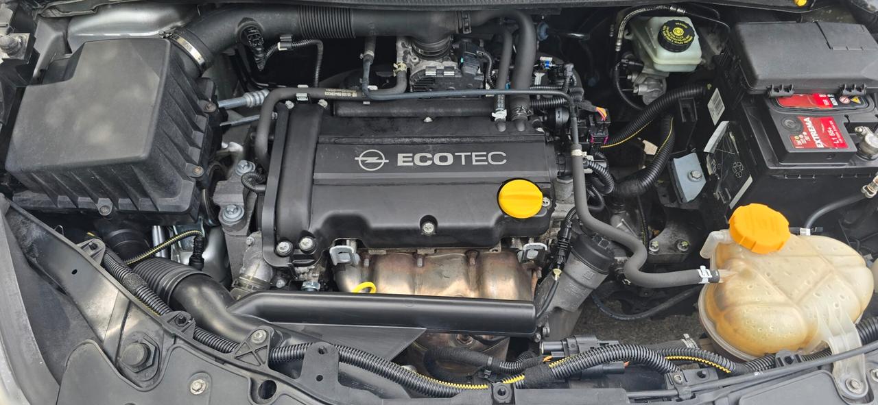 Opel Corsa 1.4 16V 5 porte Enjoy
