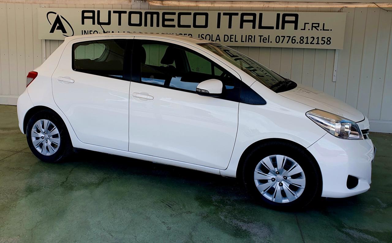 Toyota Yaris Lounge 1.0 BENZ. CON NAVI - 2013 - KM. 82.000