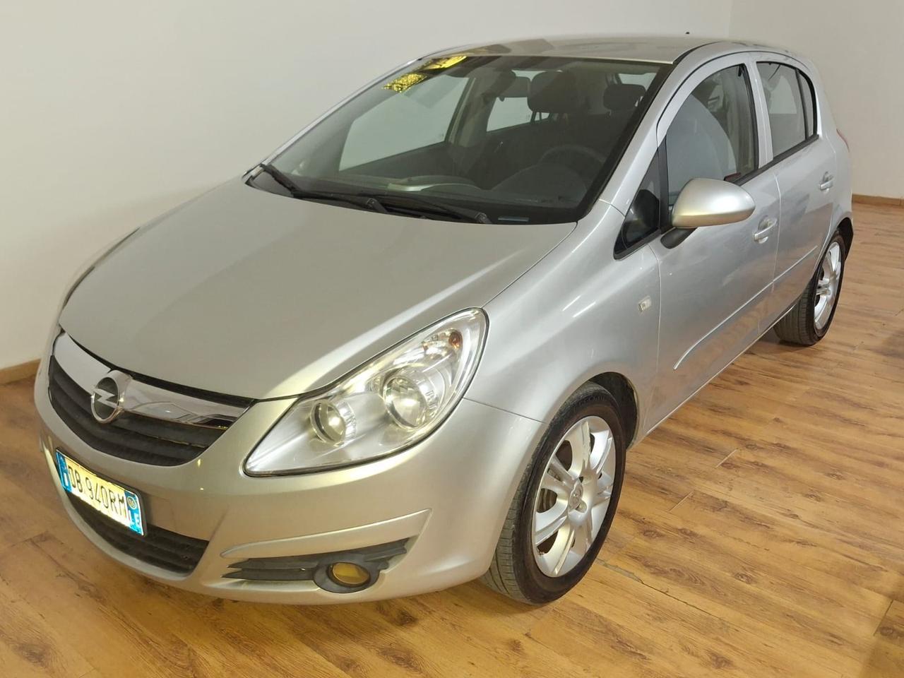 Opel Corsa 1.2 5 porte Cosmo