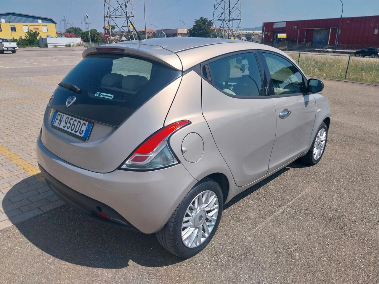 Lancia Ypsilon 1.2 69 CV 5 porte S&S Platinum