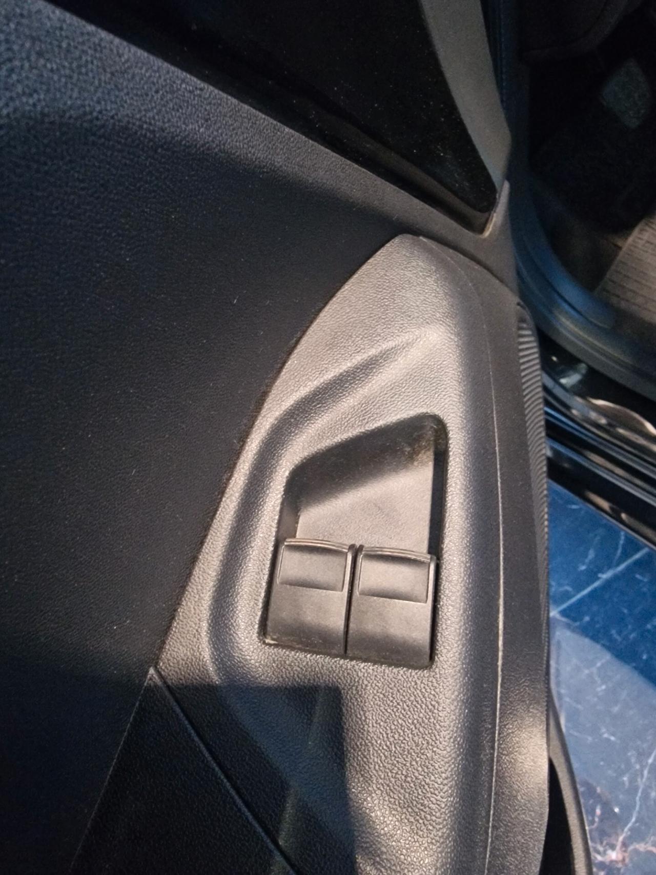 Peugeot 108 VTi 68 3 porte Access, 101 mila chilometri