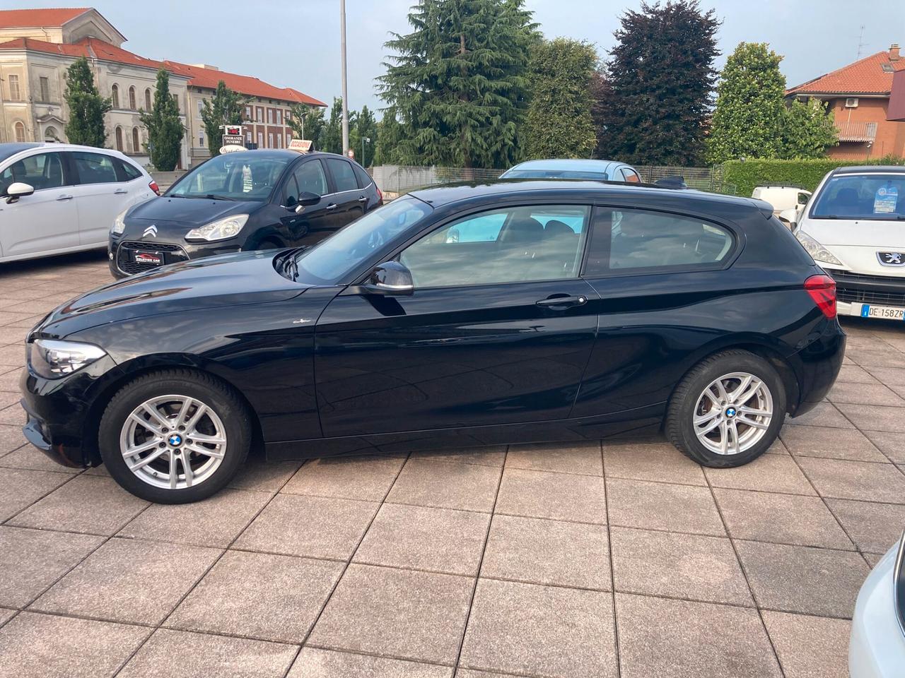 Bmw 114 114d 3p. Urban