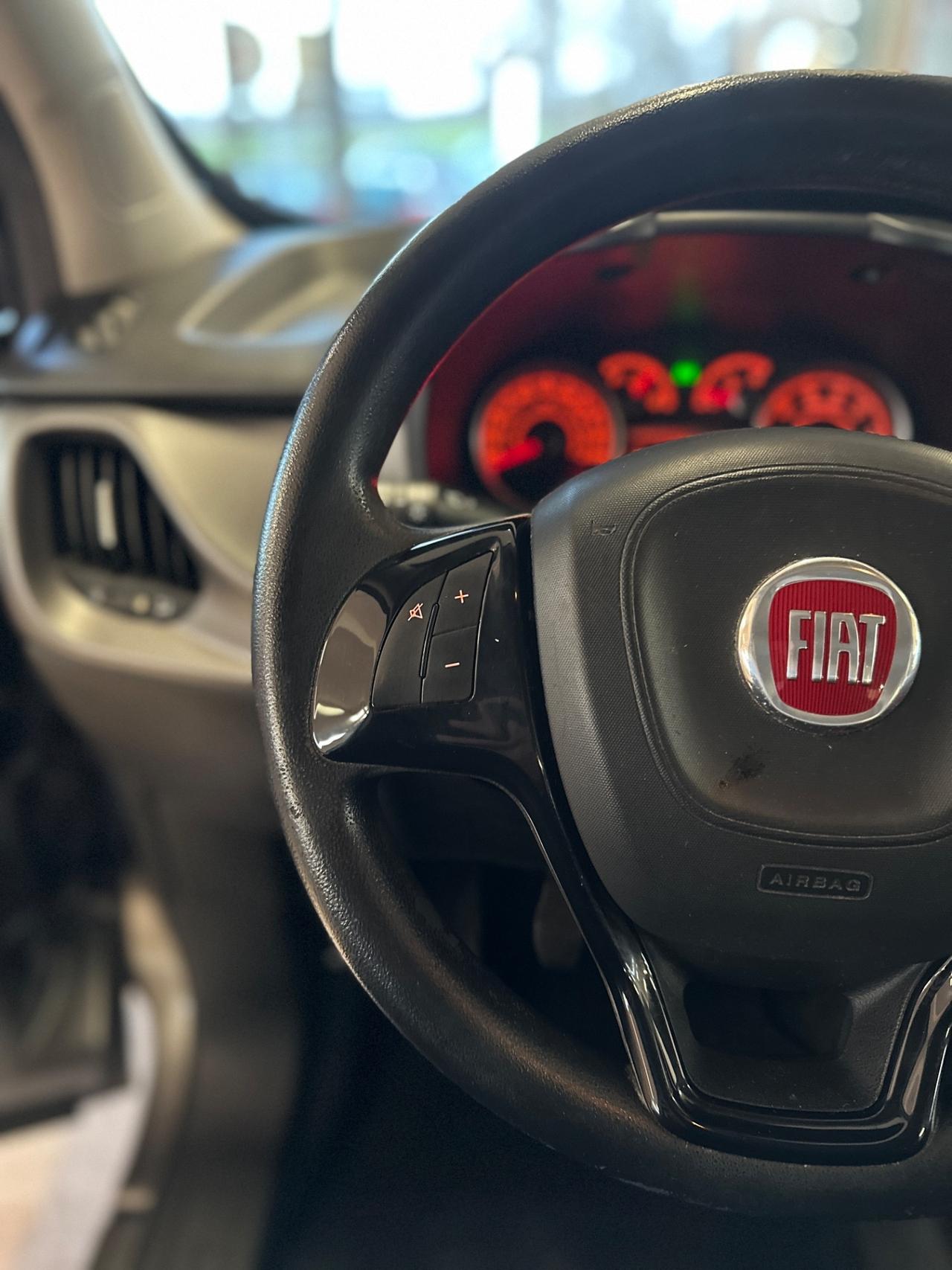 Fiat Doblò 1.6 MJT 7P 120CV Lounge 06/2017 Euro 6B