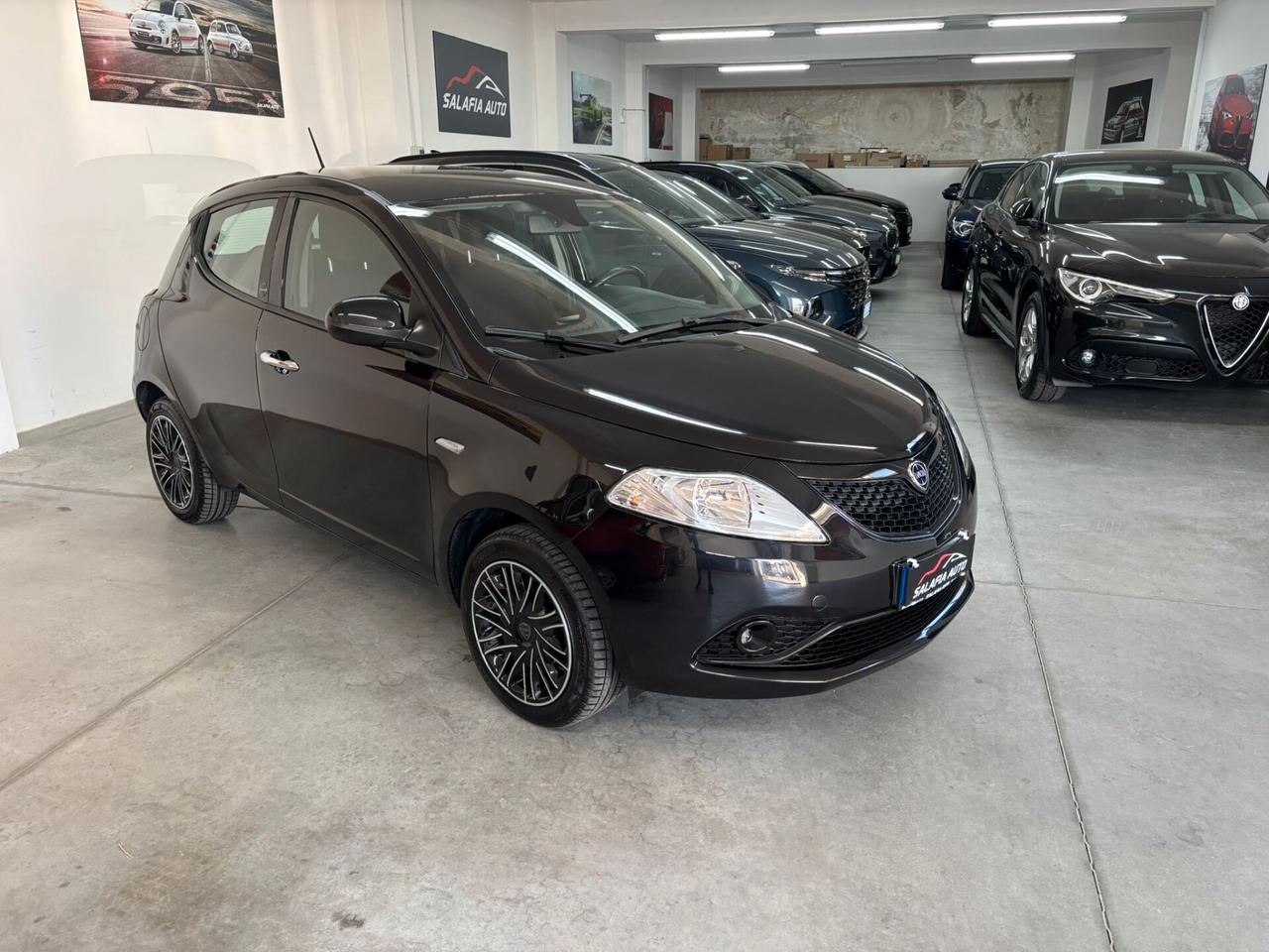Lancia Ypsilon 1.0 FireFly 5 porte S&S Hybrid Ecochic Gold