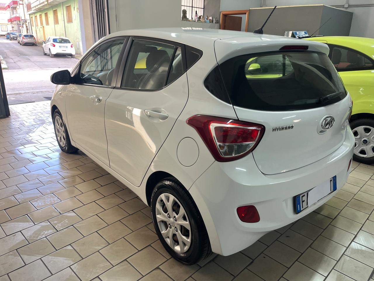 Hyundai i10 1.0 full optional