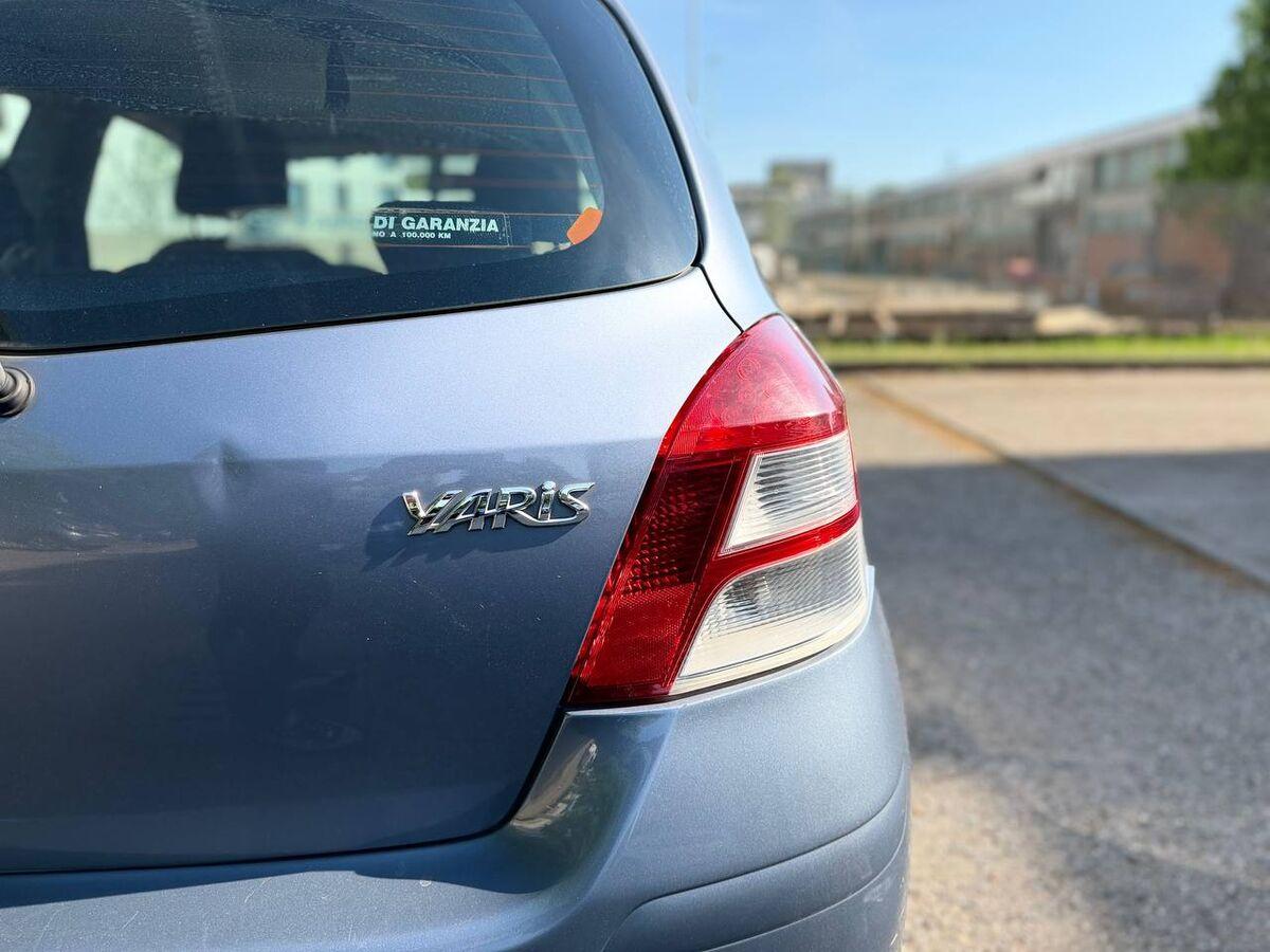 Toyota Yaris 3 Porte Yaris 1.3 (dual) Sol c Vsc+Trc 3p m-mt