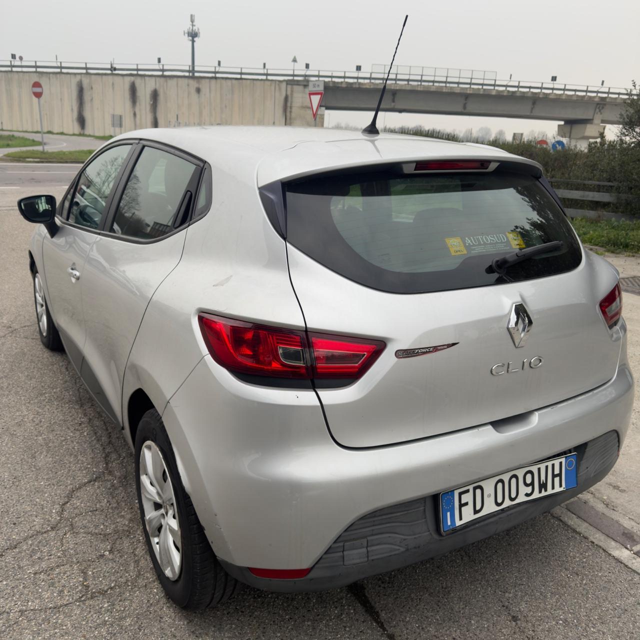 Renault Clio 1.2 75CV 5 porte
