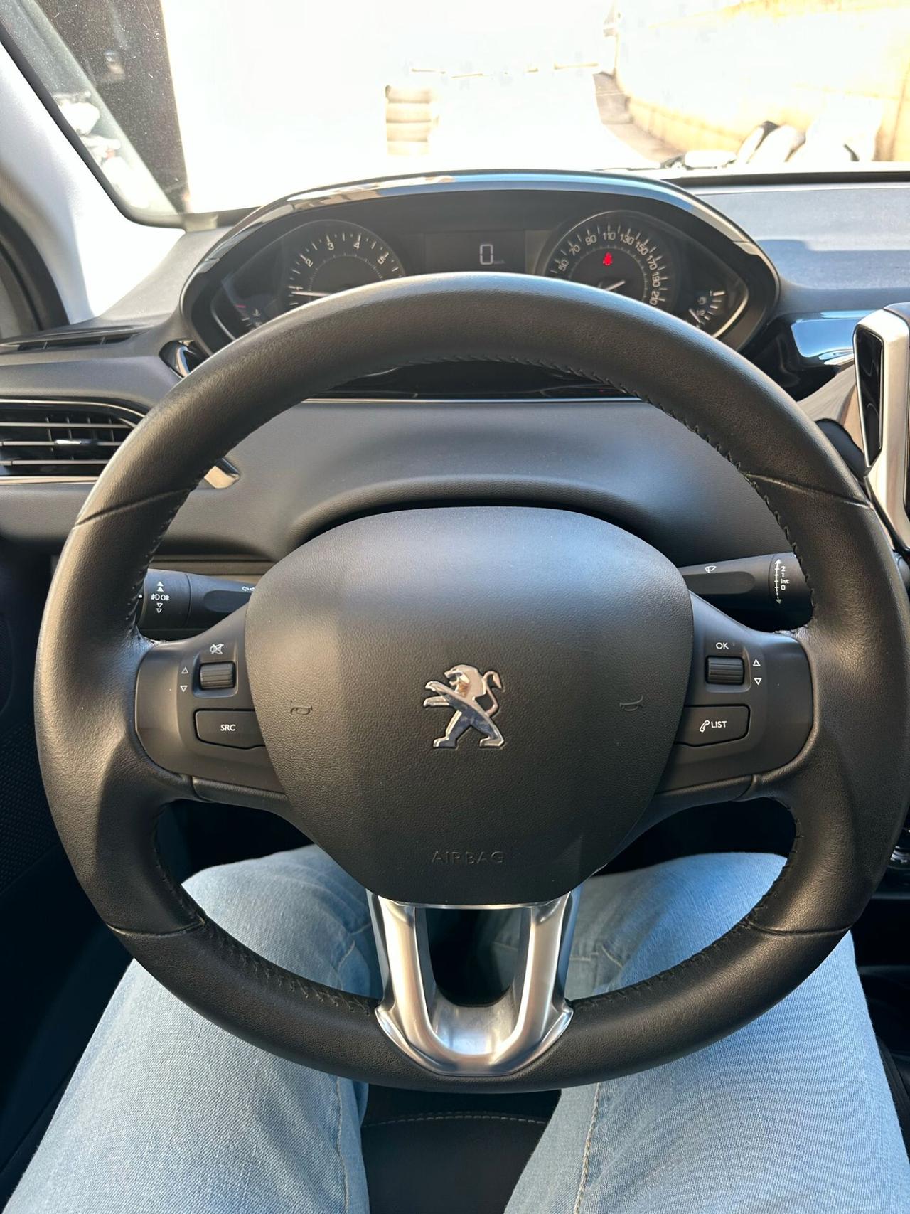 Peugeot 208 PureTech 82 5 porte Allure