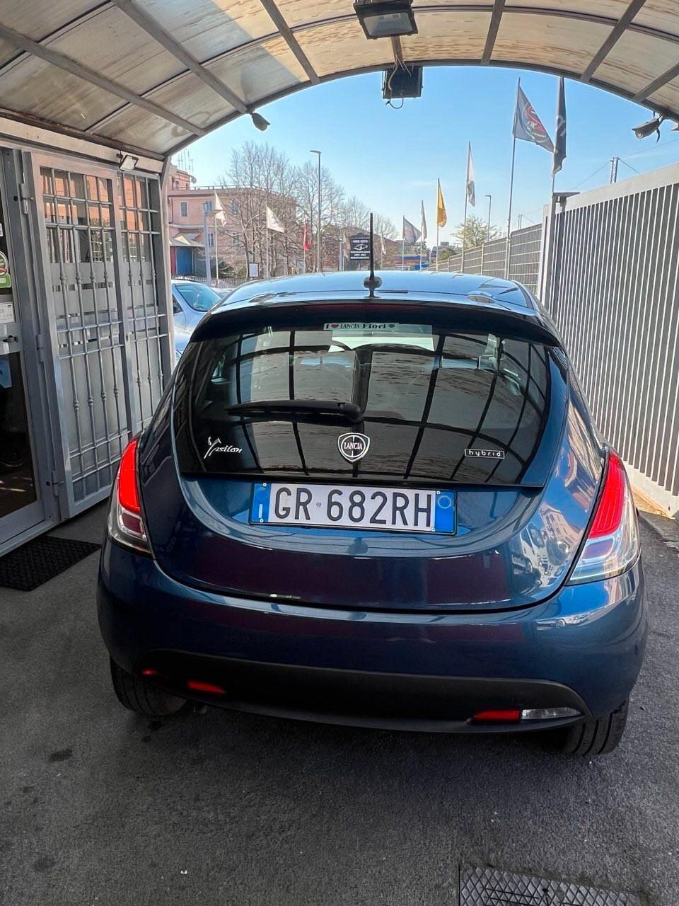 Lancia Ypsilon 1.0 FireFly 5 porte S&S Hybrid UnYca