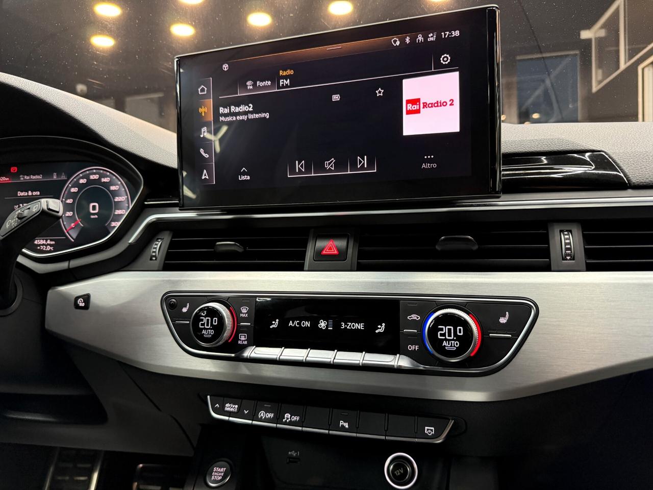 Audi A4 2.0 TDI QUATTRO 190CV SLine Stronic