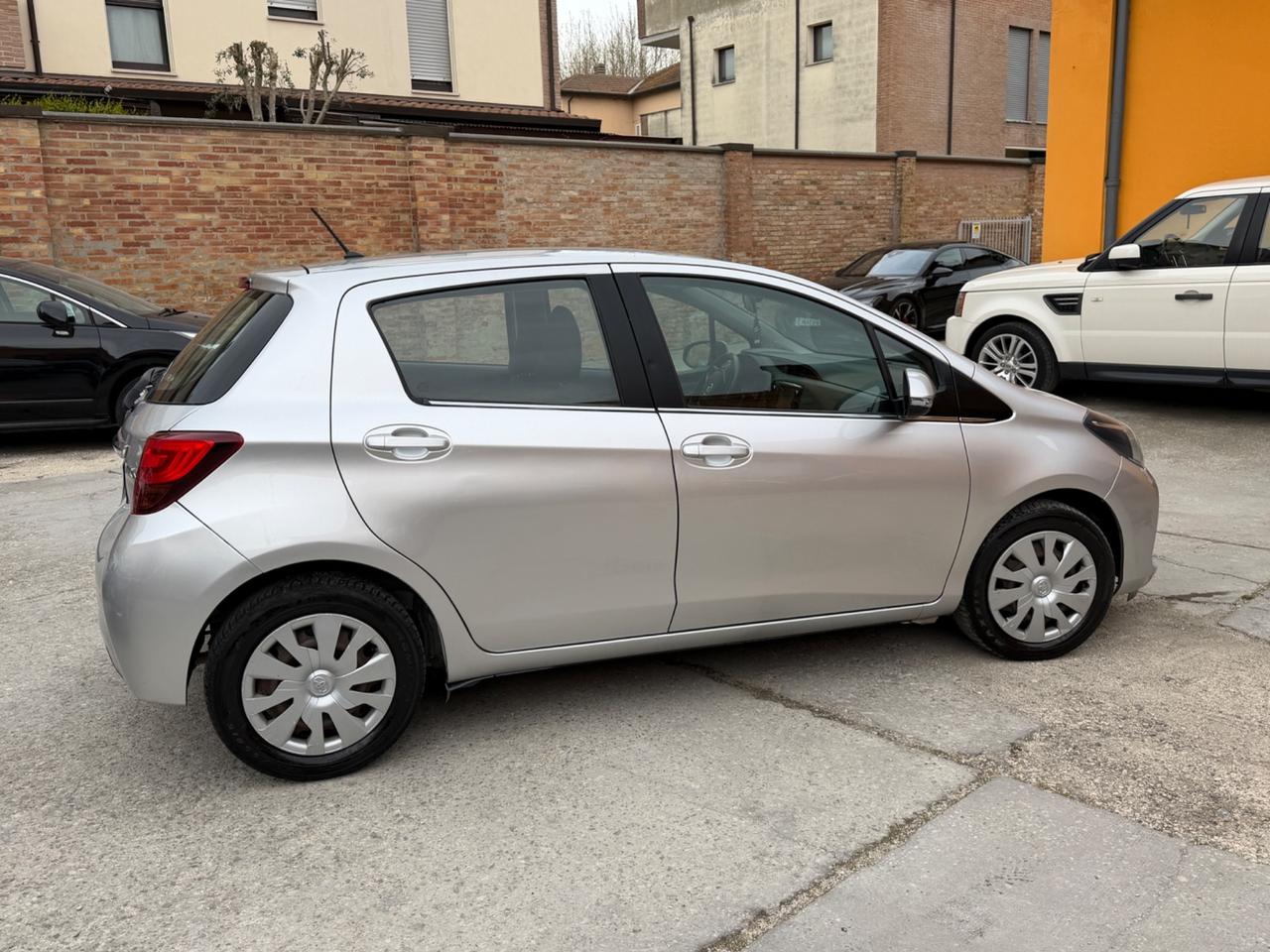 Toyota Yaris 1.0 5 porte Lounge