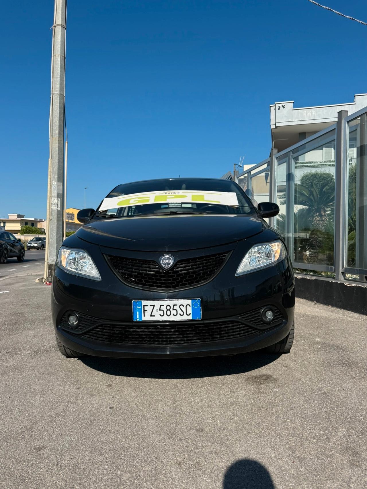 Ypsilon 1.2 69 CV 5 porte GPL Ecochic Platinum 12/2019