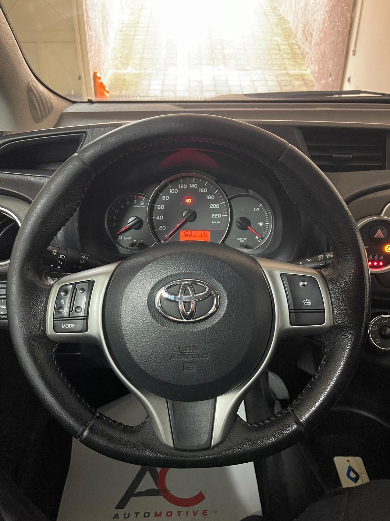 Toyota Yaris 1.3 5 porte Lounge