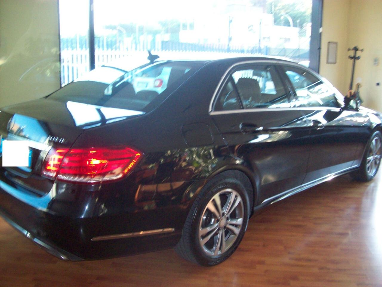 Mercedes-benz E 220 BlueTEC 4Matic Automatic Premium