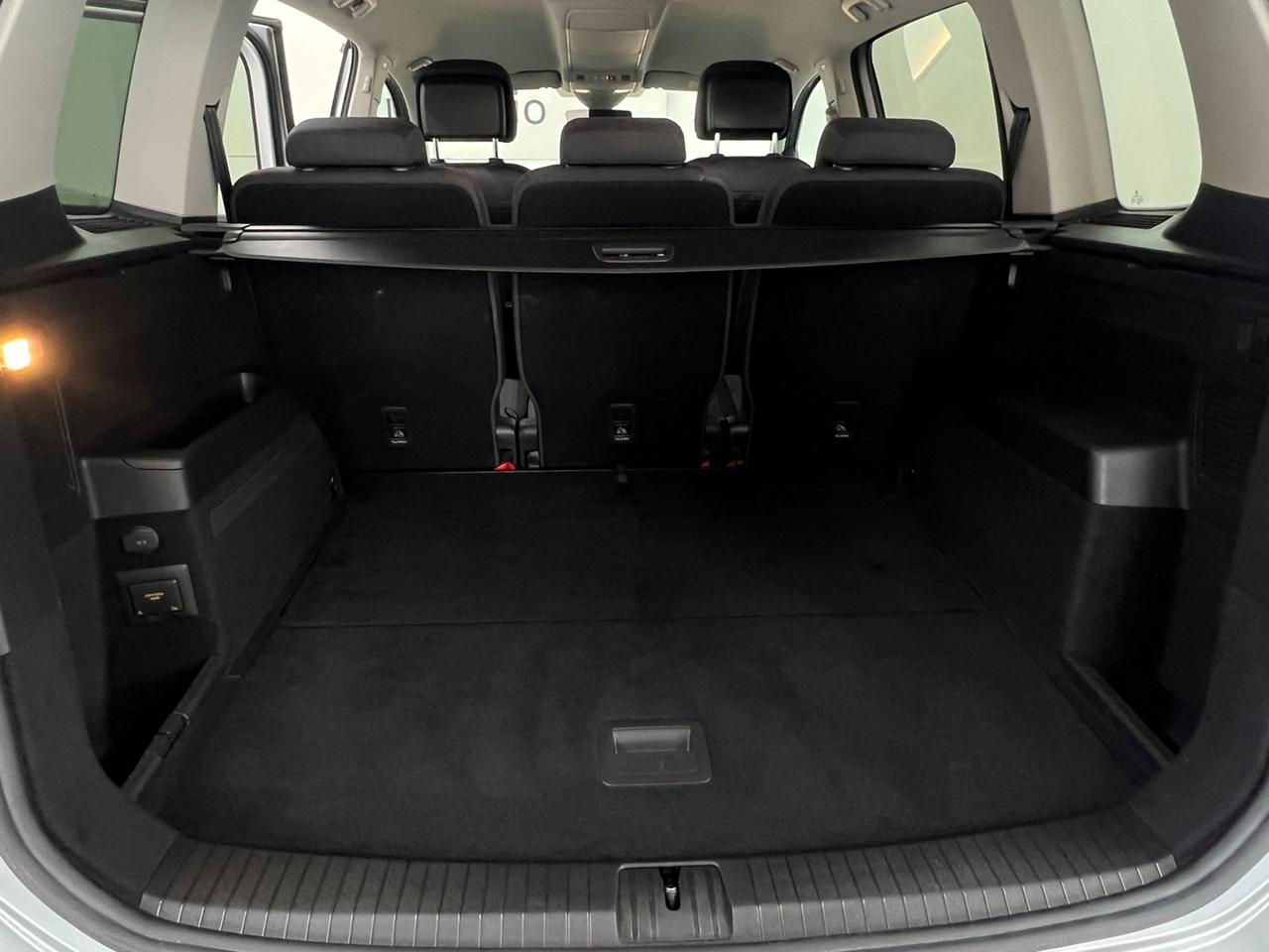 VOLKSWAGEN Touran III 2015 Touran 2.0 tdi Business 122cv