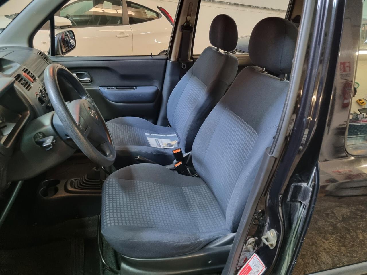 Opel Agila 1.2 16V Club