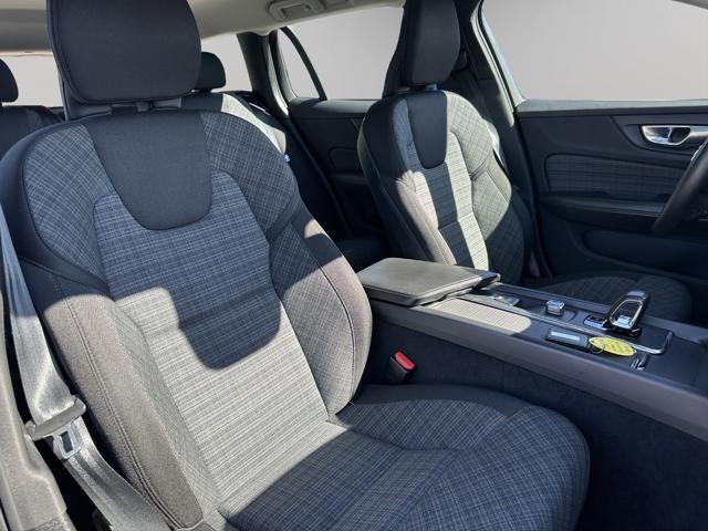 VOLVO V60 B4 (d) automatico Essential