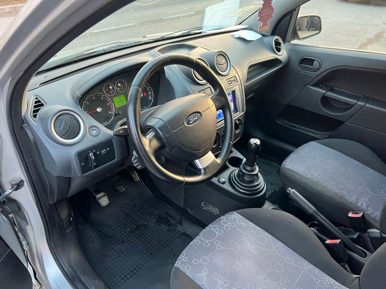 Ford Fiesta 1.4 TDCi 5p. Ghia ok neopatentato