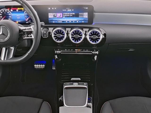 MERCEDES-BENZ A 180 AMG Line Advanced Plus
