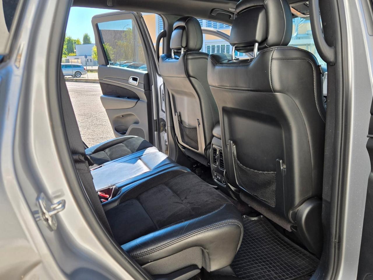 Jeep Grand Cherokee 3.0 V6 CRD 250 Multijet II S Model full