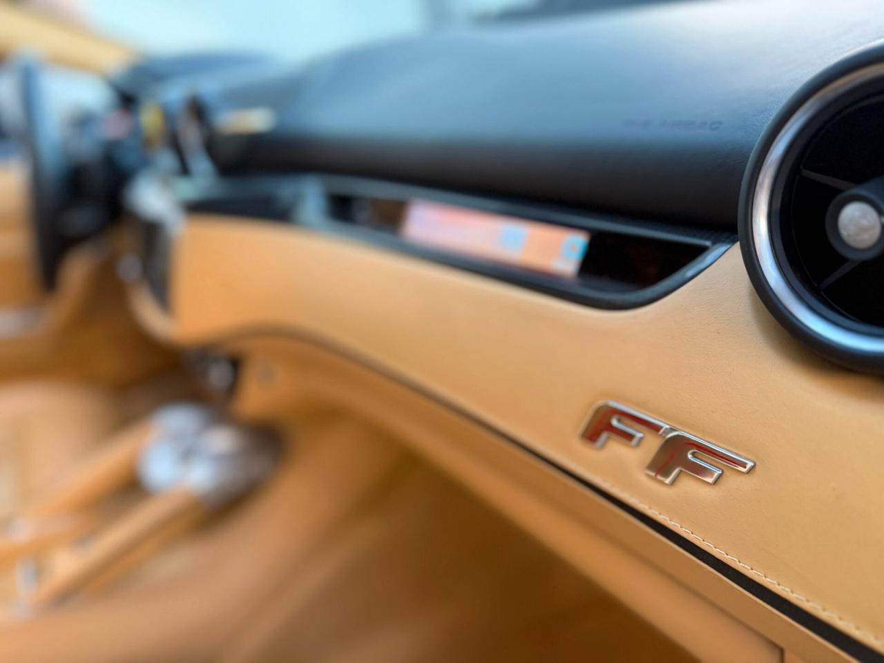 Ferrari FF 2012 Tailor Made – Full Optional – Bianco Perla – Tagliandi Ferrari