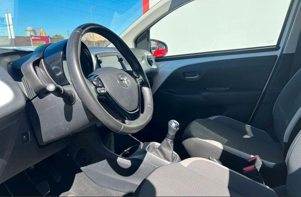 Toyota Aygo Connect 1.0 VVT-i 72 CV 5 porte x-play