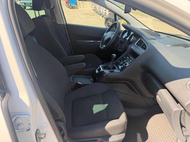 PEUGEOT 5008 1.6 HDi 115CV Allure senza nessun lavoro da fare