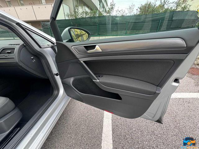 VOLKSWAGEN Golf Variant 2.0 TDI DSG Business BlueMotion Technology