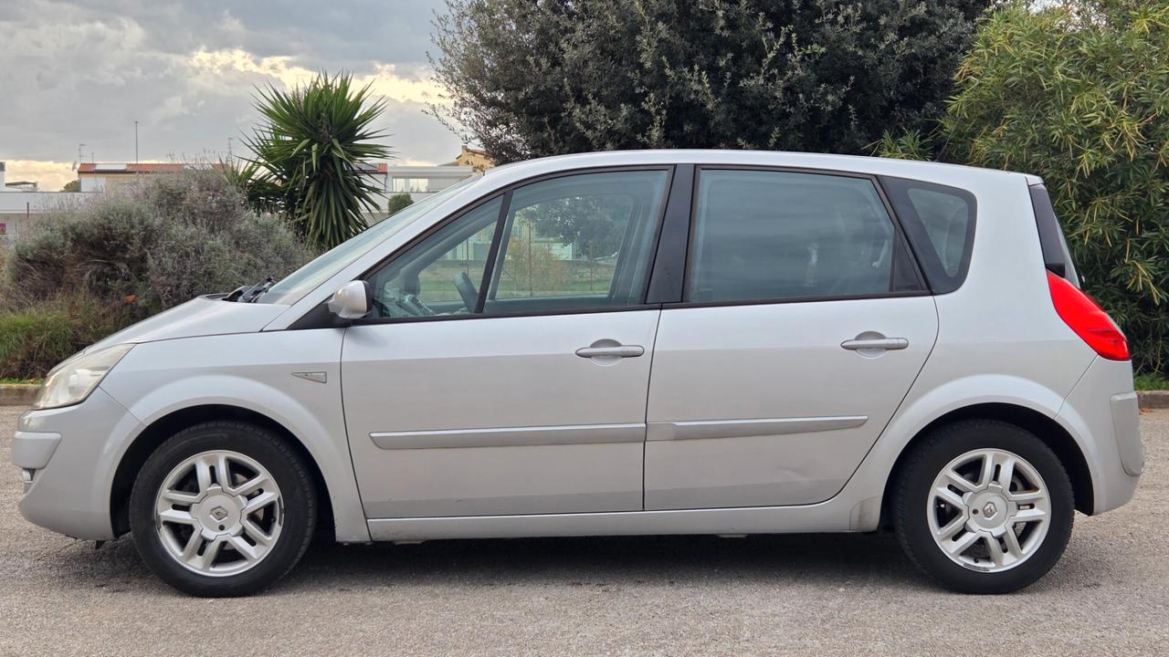 Renault Sceni 1.5 dCi/105CV Serie Speciale