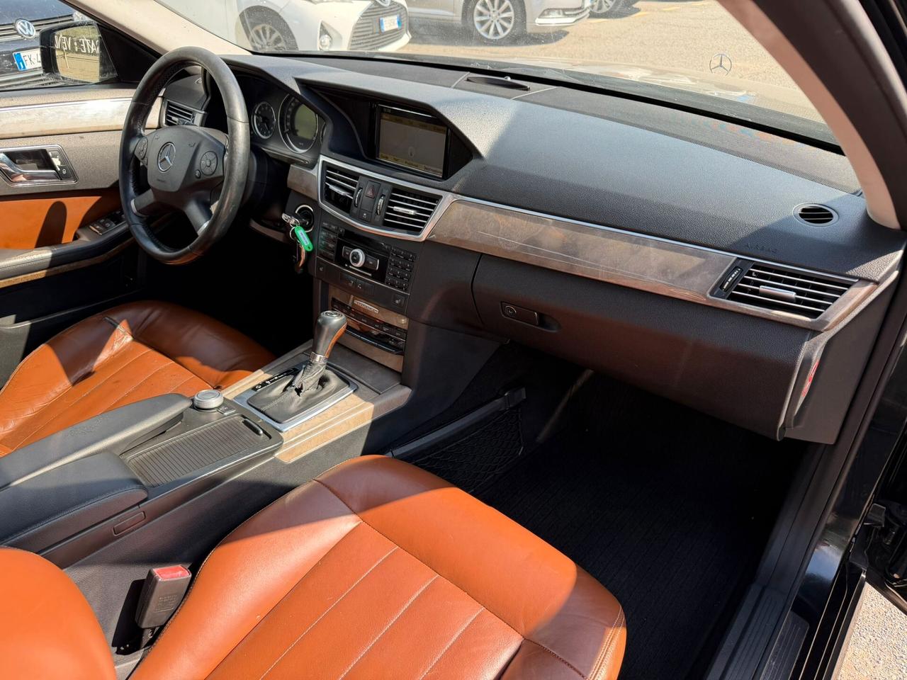 Mercedes-benz E 220 CDI BlueEFFICIENCY Avantgarde AMG