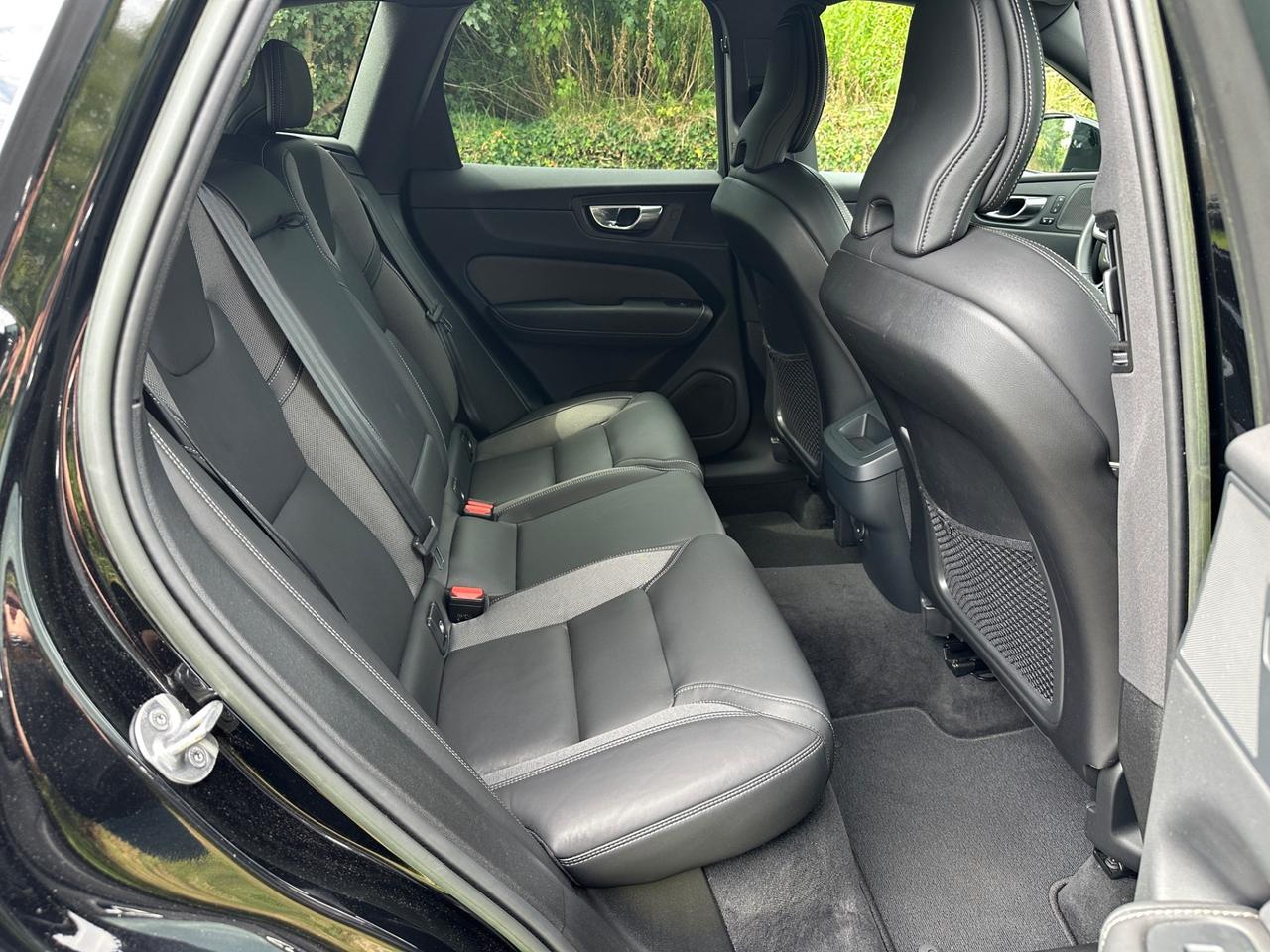 Volvo XC 60 B5 (d) AWD Ultimate Dark - 2023