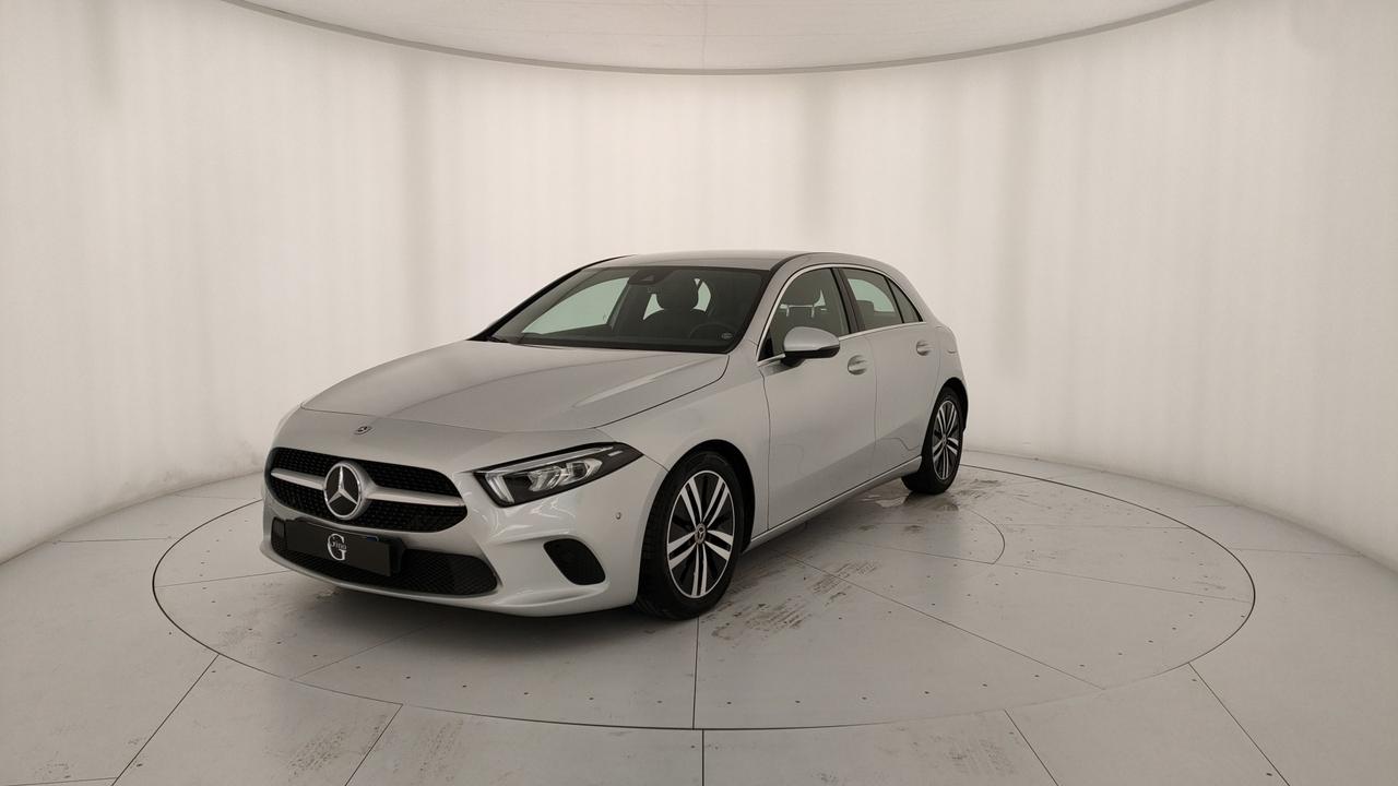 Mercedes-Benz Classe A - W177 2018 - A 180 d Sport auto