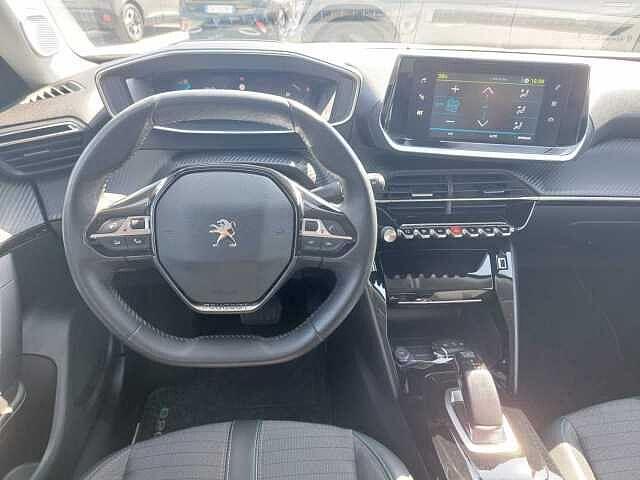 Peugeot 2008 motore elettrico 136 CV Allure Pack