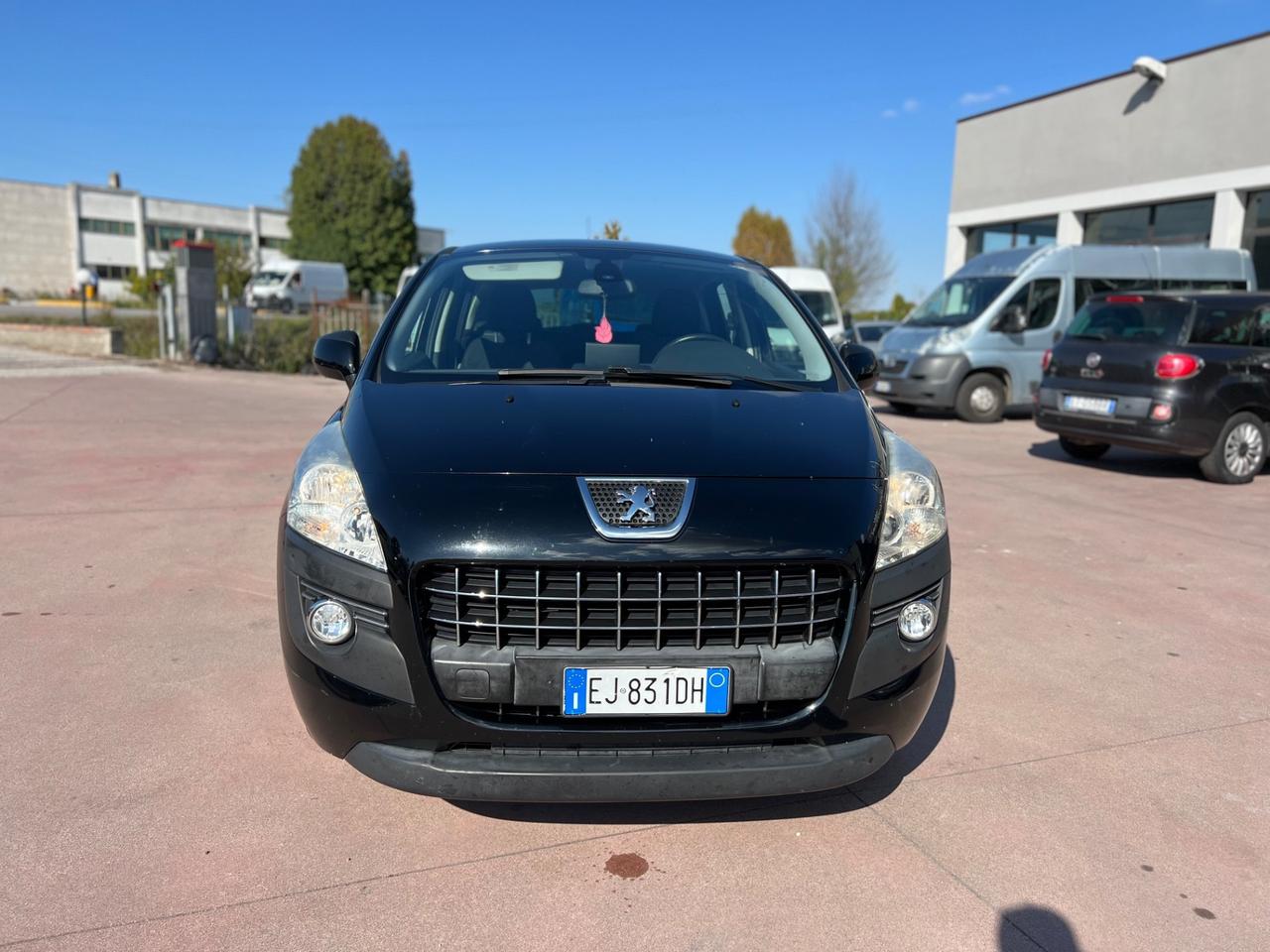 Peugeot 3008 1.6 e-HDi 112CV cambio robotizzato S.&S. Business