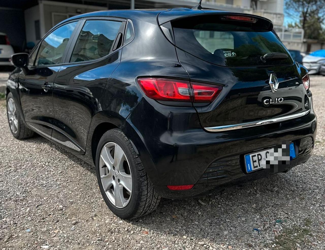 Renault Clio 1.5 dCi 8V 75CV 5 porte Live sinistrata incidentata