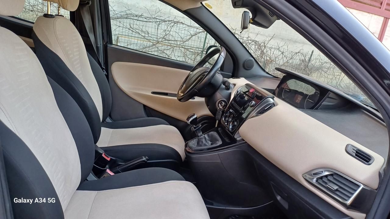 Lancia Ypsilon 5 porte Ecochic