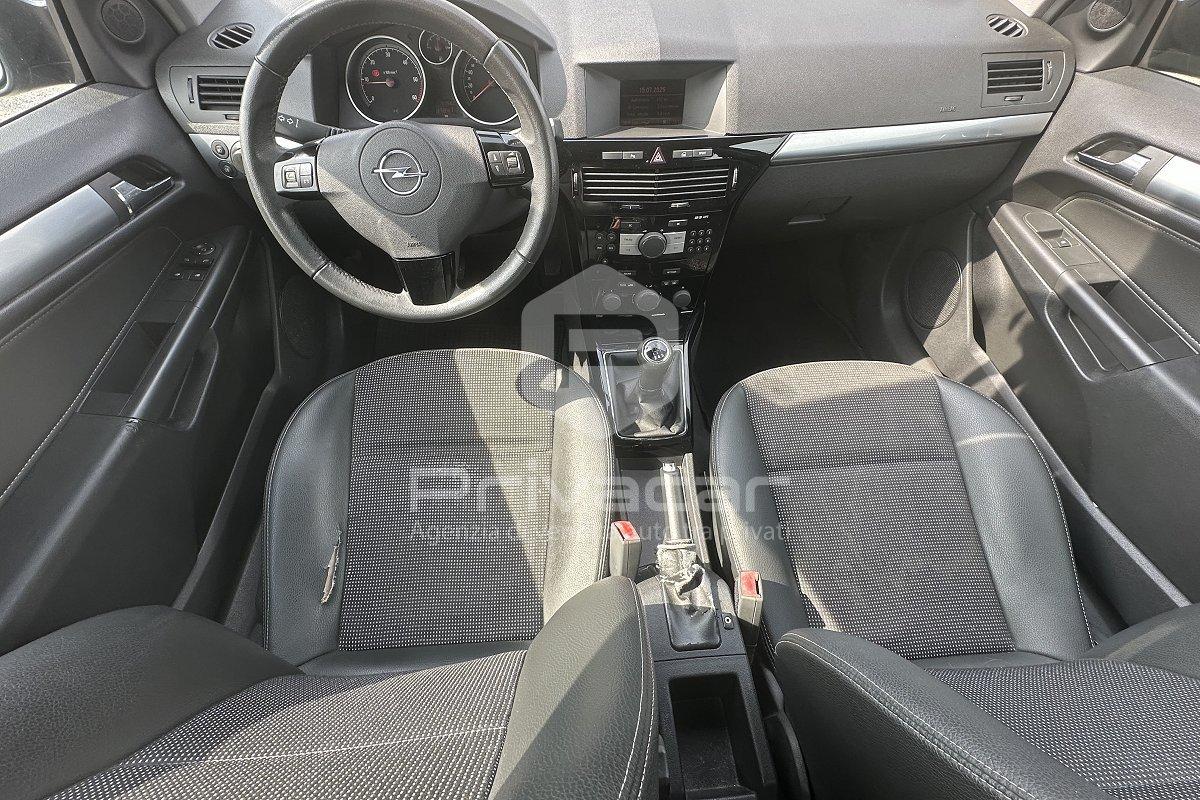 OPEL Astra GTC 1.7 CDTI 101CV 3 porte Cosmo