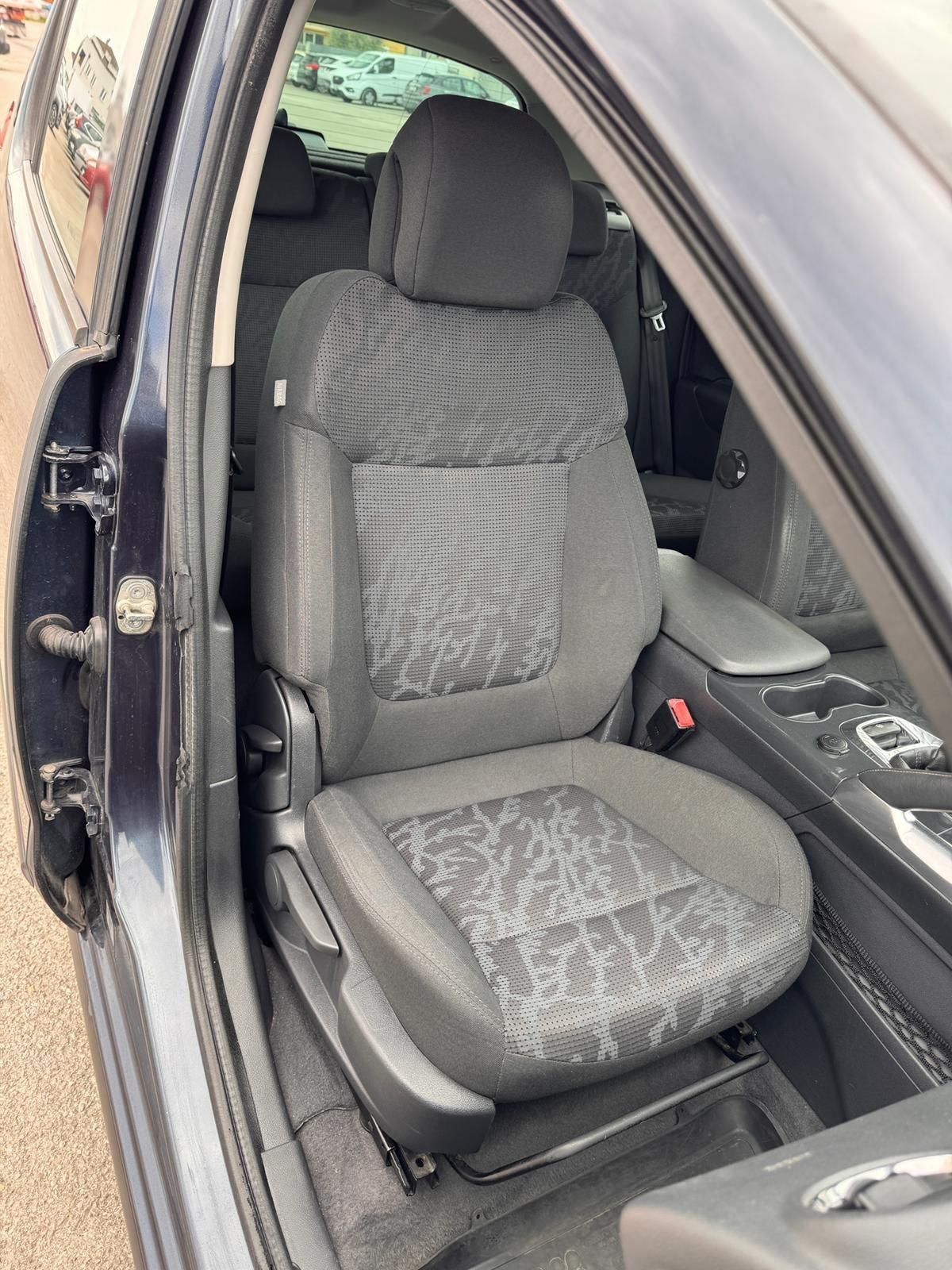 Peugeot 3008 1.6 HDi 112CV Business