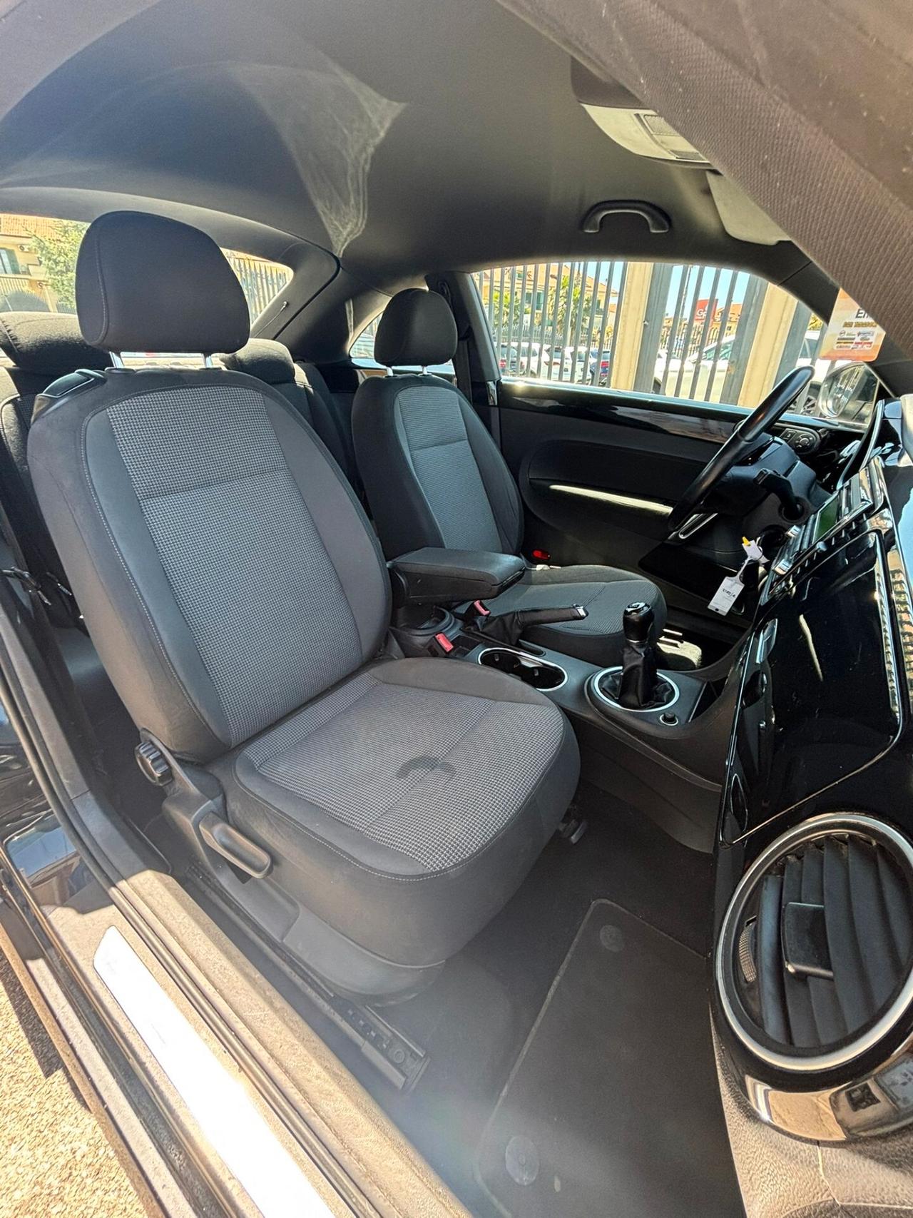 Volkswagen Maggiolino 1.6 TDI Design ANNO 2012