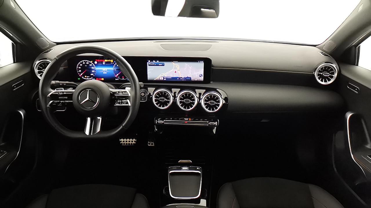 Mercedes-Benz Classe A - W177 2023 - A 180 d AMG Line Premium auto
