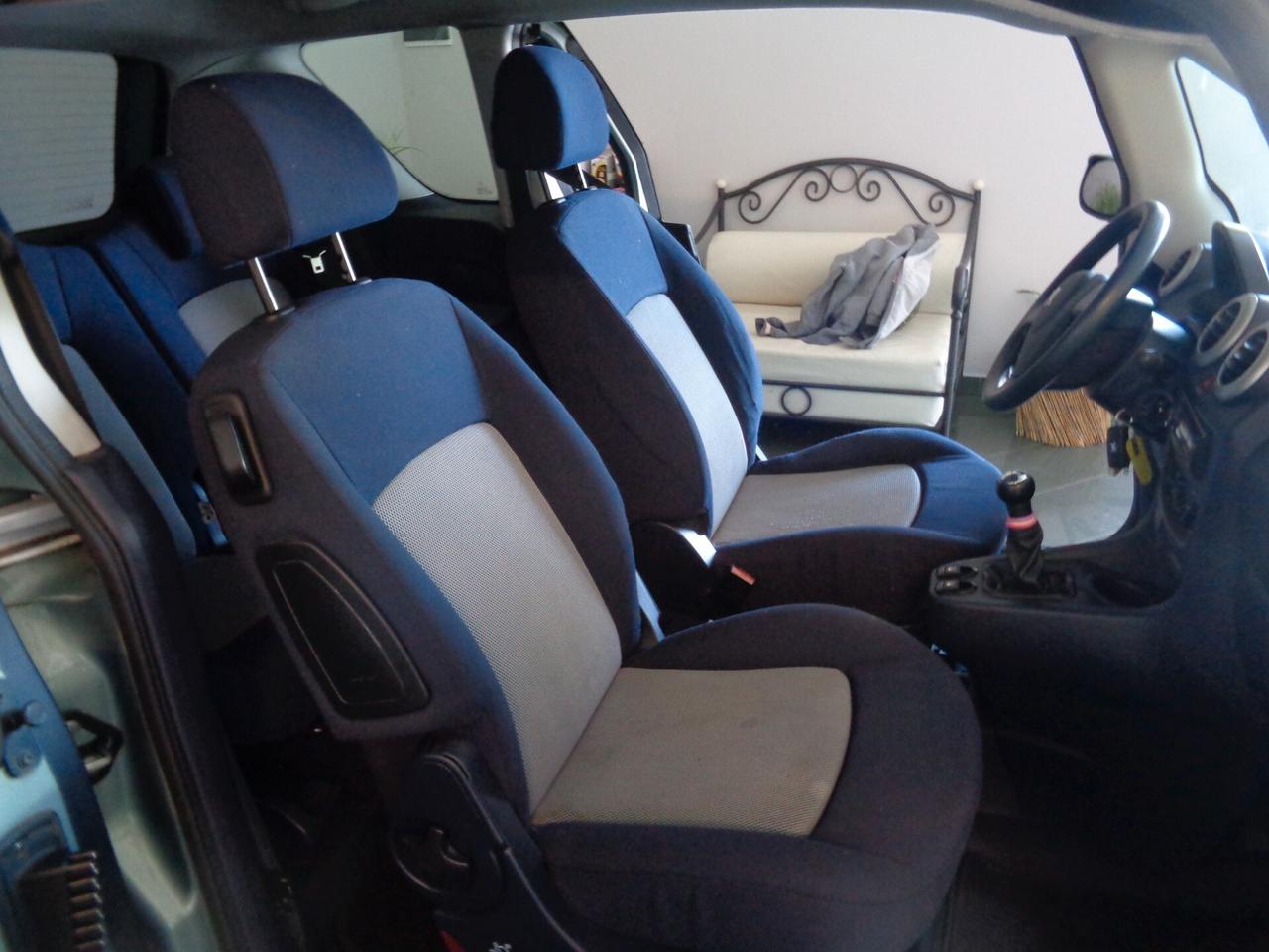 Peugeot 1007 1.4 Happy
